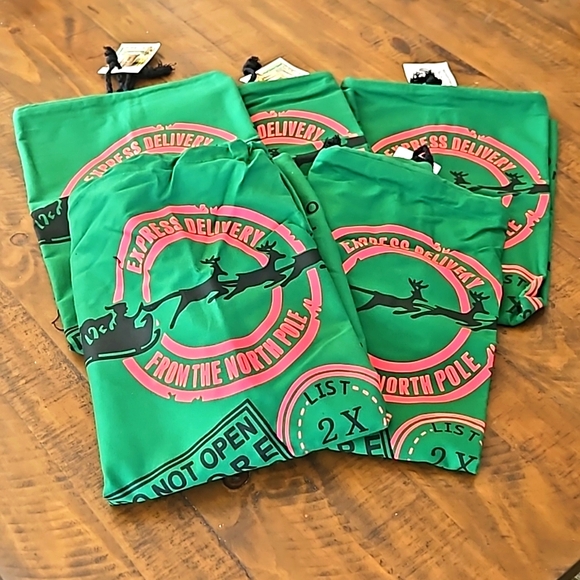 🔥 SET OF 5 BRAND NEW - Christmas 🎄 Present Lg Holiday Cotton Bags (19" x 26") - Picture 3 of 3